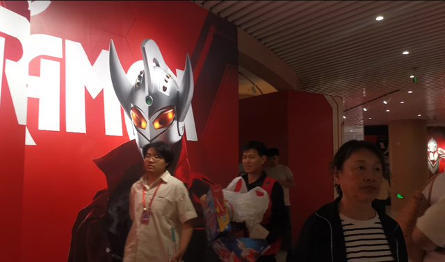 遛娃又添新去处，回忆杀重温童年——经典奥特曼主题展山东首展落户青岛上街里