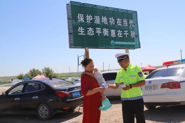 兴安盟交警：多维织密暑期旅游安全网 让平安与美景同行