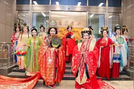 旗袍与汉服齐舞 沪徐两地共掀文创新热潮图片