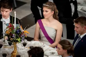 美国政府出台哈佛大学“禁招令”，比利时未来首位女王难毕业图片