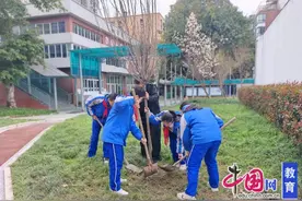共植青绿，与树木共成长 成都青羊实验中学开展植树节活动图片