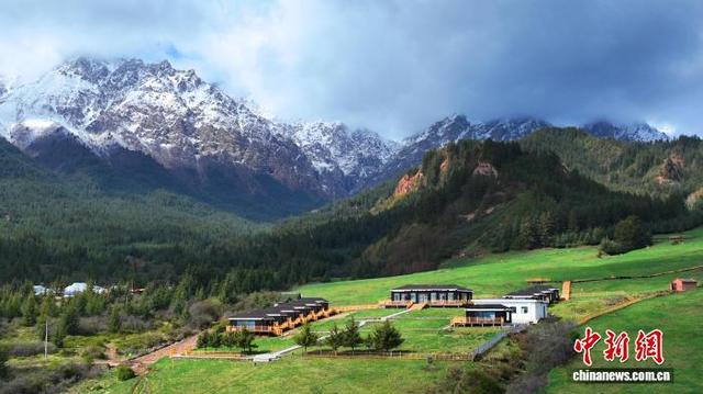 马蹄石窟群旅游区“一眼千年”：既是休憩胜地，也是历史窗口