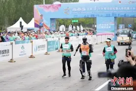 全球首个人形机器人半马，冠军出炉！图片