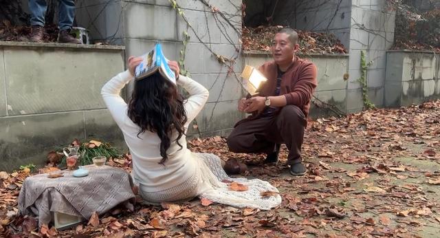 快冲！高铁峨眉山站旁藏着一处“秘境”，森系“魔法墙”超出片！