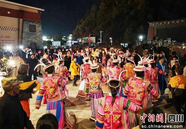 赴平武看彩林！“快旅慢游”解锁秋冬自驾新玩法