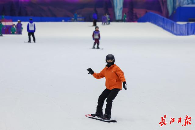 “知音湖北·超级文旅日”掀起冬日热浪，市中心推门见雪引领微度假新风尚