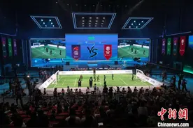 国内首场全自主3V3 AI机器人足球赛在京举办图片