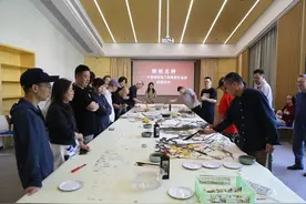 塘栖名种——写意画家笔下的枇杷作品展图片