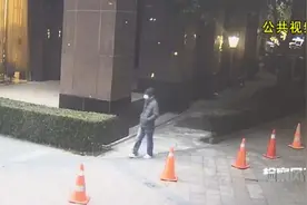 80岁老太独自面对劫匪6小时，还用英文给儿子发了条信息！结果……图片