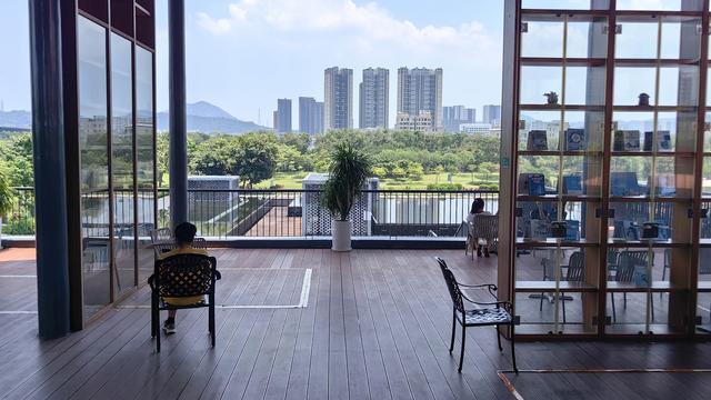 “调蓄池”上的城市书屋——“观水书屋”