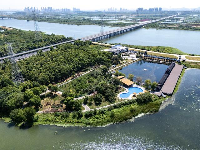 京港澳高速周边环境提升，诸葛城半年接待游客超50万人次