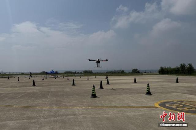 西安暑期迎来无人机考证“热潮” 低空经济领域成就业“新赛道”