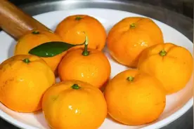 大量吃橘子、嗑瓜子、喝饮料……“上火”了如何缓解？图片
