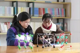 获全国三八红旗集体称号 襄阳五中打造名校的“她力量”图片