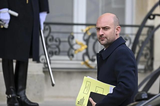 美军突袭委内瑞拉强掳马杜罗，更多细节曝光！俄罗斯：快放人；法国：违背国际法；英国：没参加 第7张