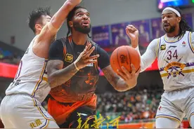山东男篮本赛季“四杀”北控，重返CBA积分榜前三图片