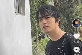 相似度99.99%！周杰伦“种菜分伦”火了，连牙缝都一样图片