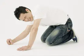 比分娩还痛？硬汉疼得“嗷嗷”叫，老婆还嫌他娇气！这类病春季高发……图片