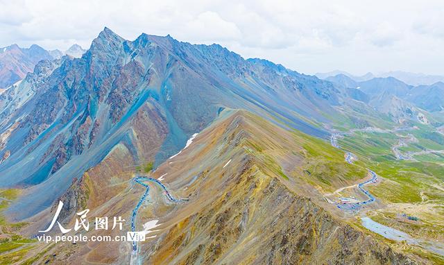 新疆乌苏：独库公路壮美如画