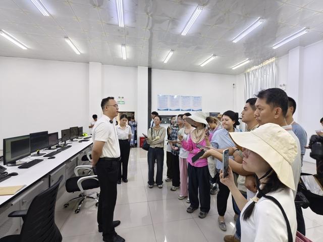 串起广西边关众多壁纸级美景，这样的“神仙”公路你爱了吗？