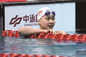 全国春季游泳锦标赛 18岁温州姑娘郑惠予夺200米混合泳冠军图片