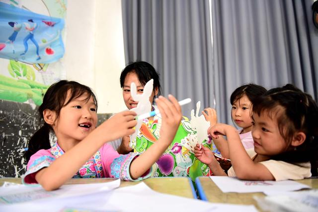 时政微观察丨好老师是民族的希望