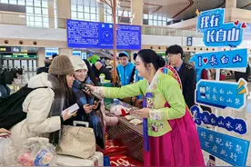 我的铁路风景｜春运一线观察：高铁站“沉浸游”图片