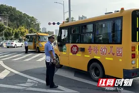 严查！校车不按规定路线行驶，开学第一天被处罚图片