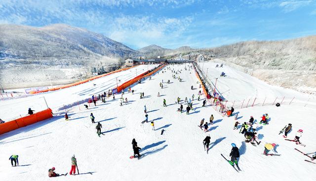 南方人看雪有多拼？“明天有雪”让景区游客翻了20倍|文体视点