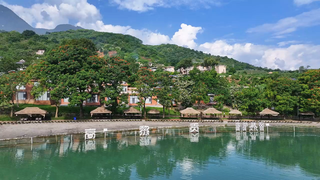 隆阳区：“咖啡+旅居”点燃乡村活力