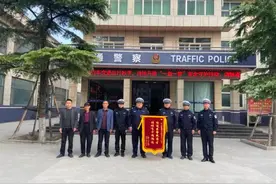 交警正能量 | 发生事故慌逃逸 严查肇事真相显图片