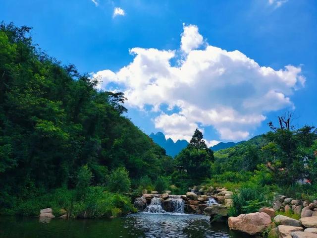 来艾山“森呼吸”！山林、溪潭、云海全都有