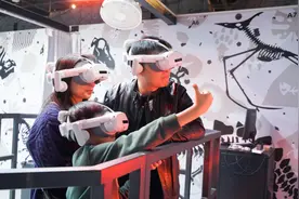 戴上XR眼镜“穿越”到恐龙时代，上海自然博物馆《又见恐龙》向公众开放图片