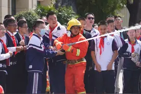 云南师大实验中学开展消防实操演练图片
