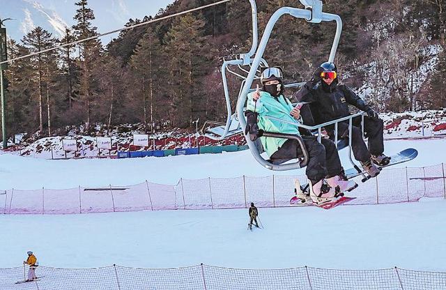 燃动蜀山雪 嗨翻川味冬