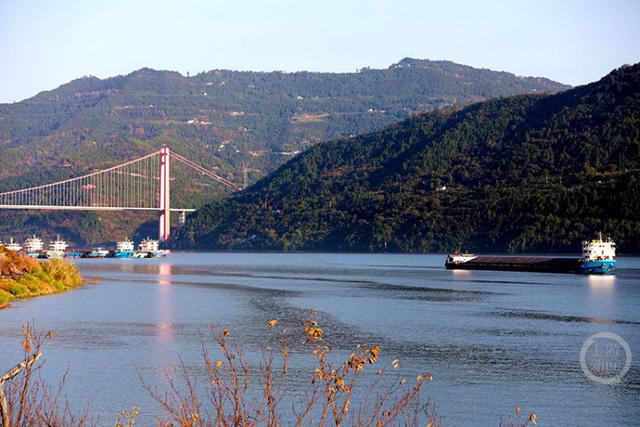 重庆云阳：高峡出平湖 风景美如画