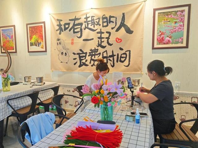 一脚踏进红叶与苗韵里！第25届红叶节国庆启幕