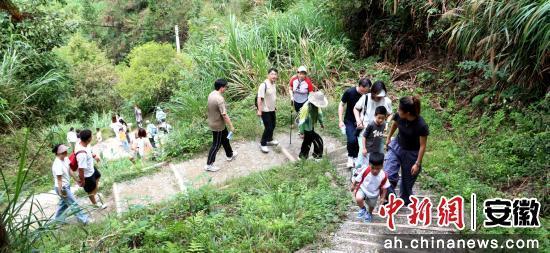 休宁：小山村里乐逍遥