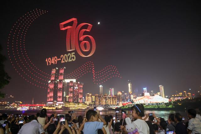 升腾的“烟火气”：“夜经济”激活中国假日消费新动力