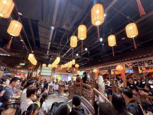 国庆海岱好市人气爆棚 沉浸式体验带你 “一秒入齐”