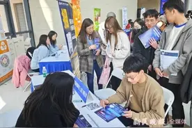 太火爆！上海这个专业毕业生遭疯抢，33人挑120个岗位……家长担忧：工作内容是伺候人？图片