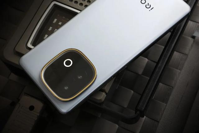这叫“十全大补‘玩’”！iQOO Z10 Turbo+继续“天降猛人”