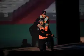 广东因公牺牲海警事迹改编成情景课《守海人》！战友泪洒现场图片