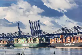 1-9月盐田港集装箱吞吐量突破1000万标箱图片