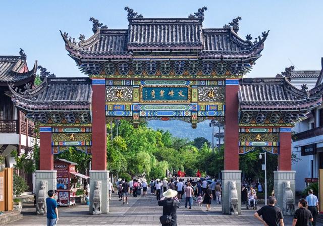 活力中国调研行｜央地媒体走进开州看汉丰湖如何做好文旅融合+生态修复