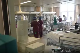 致敬医师节丨ICU医生 坚守生命最后一道防线图片