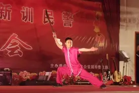 一身好功夫，特别能吃苦，“功夫巡警”抓捕嫌疑人一招制胜图片