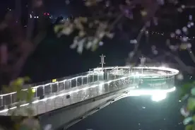 思南悬崖温泉五一狂欢 解锁假期新奇体验图片