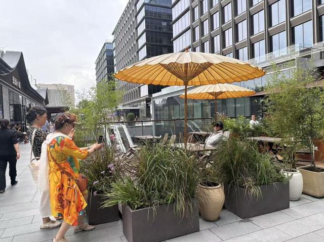 新场景引爆新潮流  “体验+融合”带火北京“双节”消费｜国庆消费青观察