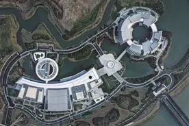 用什么来匹配古今交融的东方名都，寻找新建筑里的“最南京”图片